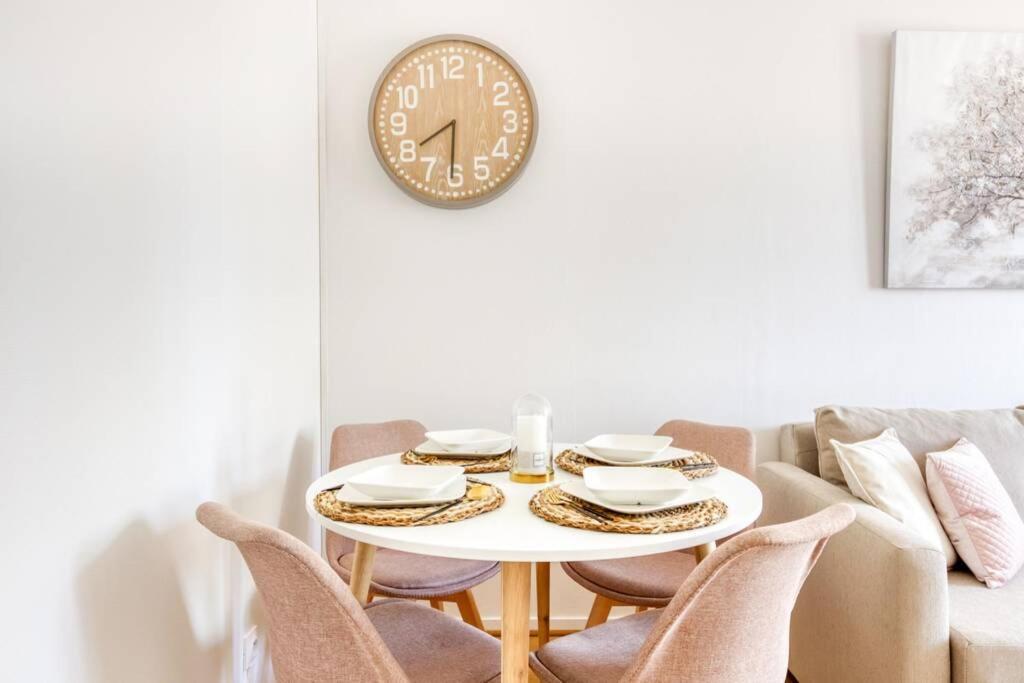 L'Elysee - Easy Check-In - Arrivee Autonome - Place Parking Privative - T2 Surequipe - Wifi - Netflix Apartment Courcouronnes Екстериор снимка