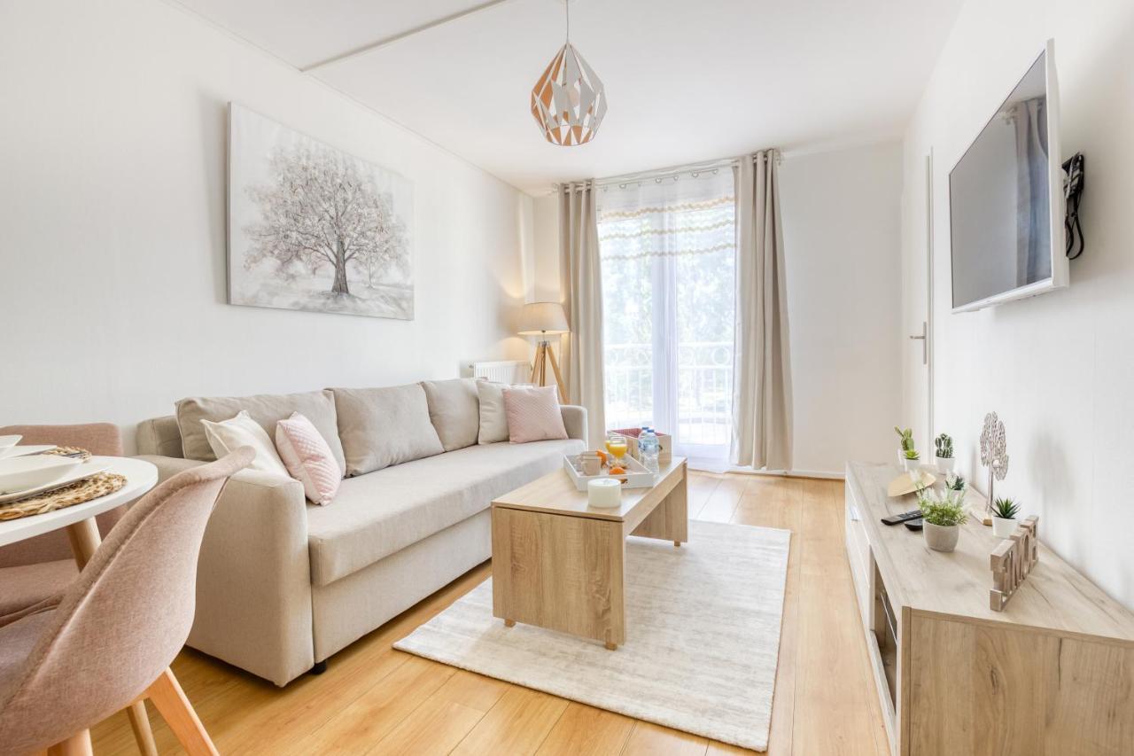 L'Elysee - Easy Check-In - Arrivee Autonome - Place Parking Privative - T2 Surequipe - Wifi - Netflix Apartment Courcouronnes Екстериор снимка